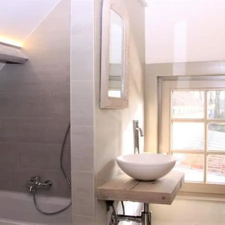 't Valkennestje Guest house 3*