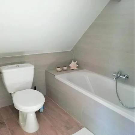 't Valkennestje Guest house *